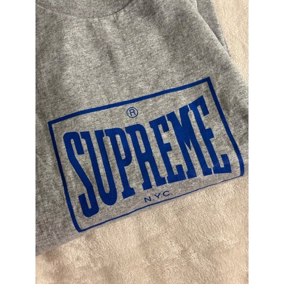 Supreme NYC Gray T-Shirt Large  90% Cotton 10% Polyester Pre-Shrunk Made In USA - Picture 3 of 5